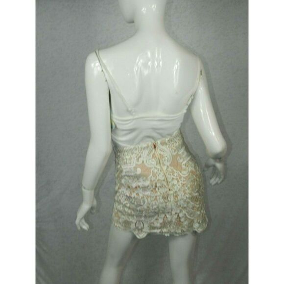 Blessed Are The Meek ivory Floral Lace Skirt Sz 2 - Picture 6 of 8